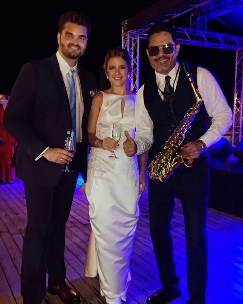 Bandas para matrimonios en Margarita Saxofonista para bodas Música en vivo para eventos Margarita